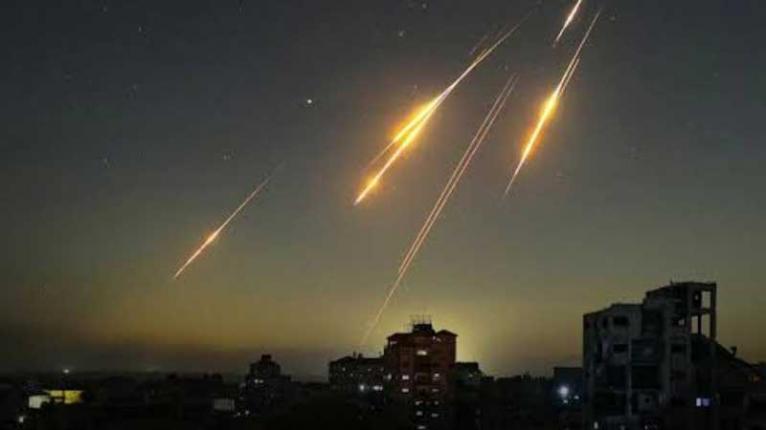 ইসরাইল ও মার্কিন ঘাঁটিতে ৭৭তম বারের মতো হামলা ইরানের