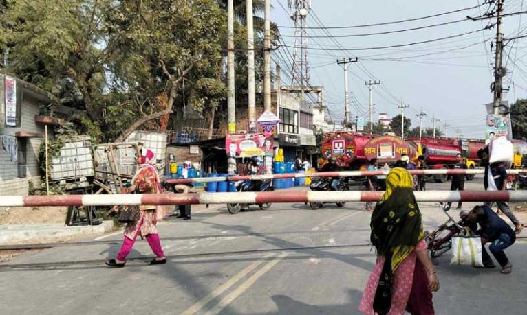 খুলনাসহ ১৫ জেলায় জ্বালানি তেল উত্তোলন বন্ধ