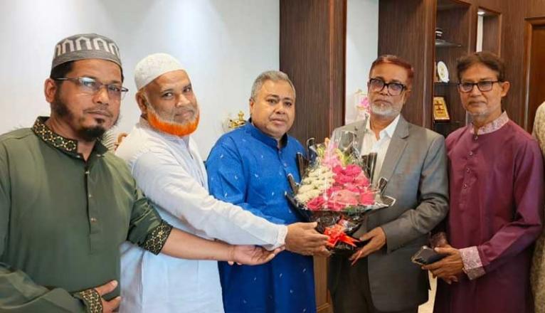 নাসিক প্রশাসকের সাথে আনিসুল ইসলাম সানির সৌজন্য সাক্ষাৎ