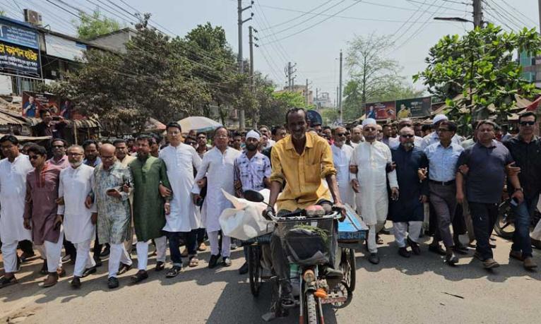 কৃষকদল নেতার লাশ নিয়ে বিএনপির বিক্ষোভ