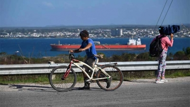 সংকটাপন্ন কিউবায় তেল পৌঁছাতে যাচ্ছে রুশ ট্যাংকার