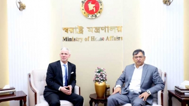 স্বরাষ্ট্র মন্ত্রীর সঙ্গে সুইজারল্যান্ডের রাষ্ট্রদূতের বৈঠক:  বিদেশে পাচার হওয়া অর্থ ফেরতে সহযোগিতার আশ্বাস