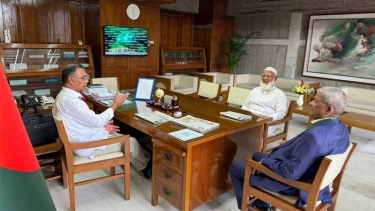 প্রধানমন্ত্রীর সঙ্গে বিরোধীদলীয় নেতার সৌজন্য সাক্ষাৎ