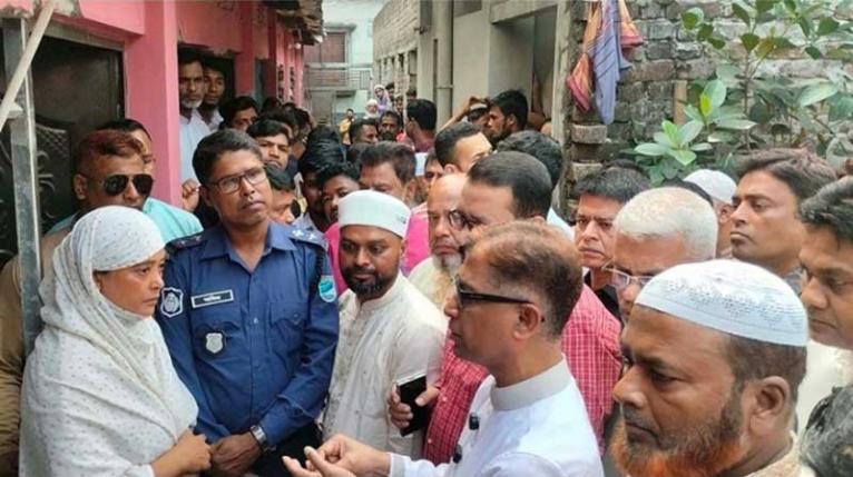 ফতুল্লায় বাড়িঘরে হামলা-ভাঙচুর, ক্ষতিগ্রস্তদের পাশে জেলা বিএনপি