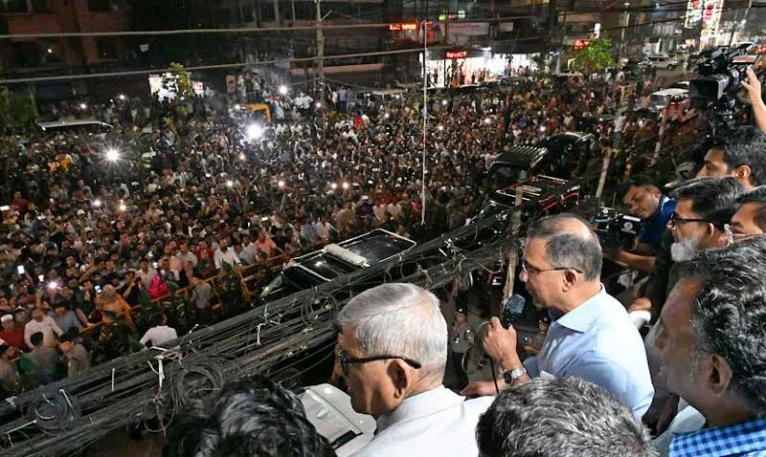 নেতাকর্মীদের সাধারণ মানুষের পাশে দাঁড়ানোর আহ্বান প্রধানমন্ত্রীর