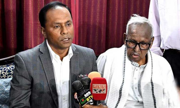 সাবেক স্পীকার ব্যারিষ্টার জমির উদ্দিন সরকার এর সঙ্গে ডেপুটি স্পীকারের সৌজন্য সাক্ষাৎ