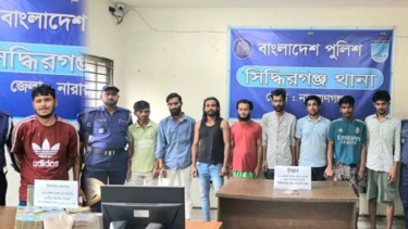 সিদ্ধিরগঞ্জে মাদকবিরোধী পৃথক অভিযানে ১১ জন গ্রেফতার