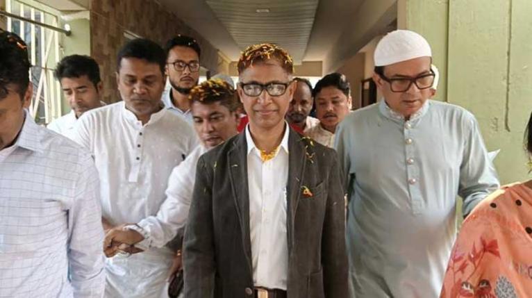 জেলা পরিষদ প্রশাসকের দায়িত্ব গ্রহণ করলেন মামুন মাহমুদ