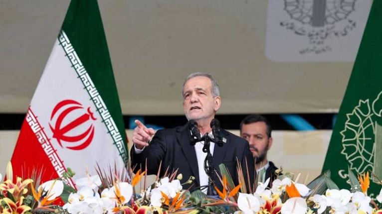 ‘আমাদের আঙুল এখনো ট্রিগারে’: ইরানের প্রেসিডেন্ট