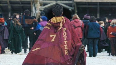 মুক্তির আগেই হ্যারি পটারের নতুন সিরিজ নিয়ে বিতর্ক