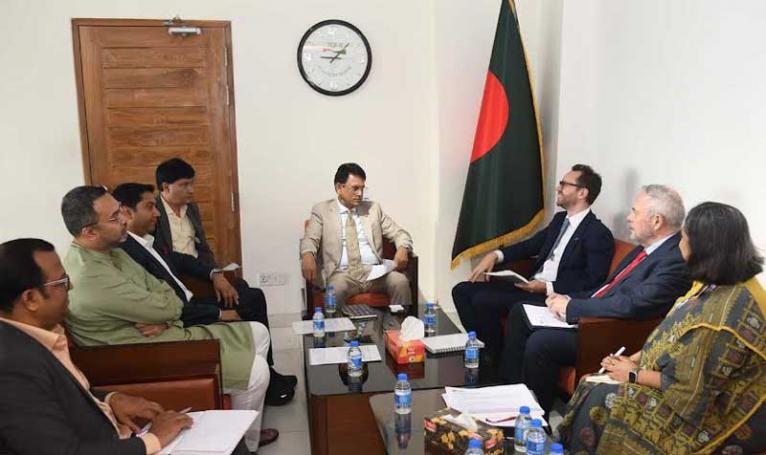 শিক্ষামন্ত্রীর সাথে ব্রিটিশ হাইকমিশনের ডেপুটি হাইকমিশনারের সাক্ষাৎ