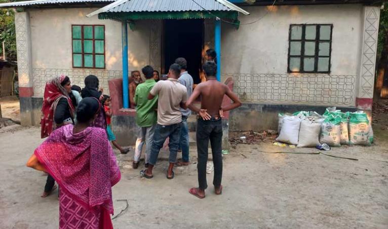 সালথায় প্রবাসীর স্ত্রী পরকীয়া প্রেমিকের সঙ্গে পলায়ন, থানায় অভিযোগ