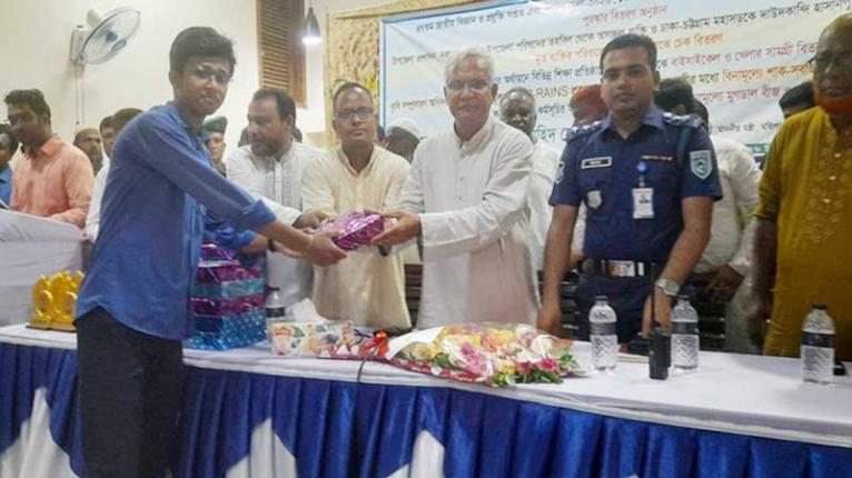 কৃষকের সামগ্রিক উন্নয়নে কাজ করছে সরকার : সমাজকল্যাণ মন্ত্রী