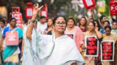 পশ্চিমবঙ্গে আবার তৃণমূল এলেও সংখ্যাগরিষ্ঠতা না পাওয়ার শঙ্কায় মমতা