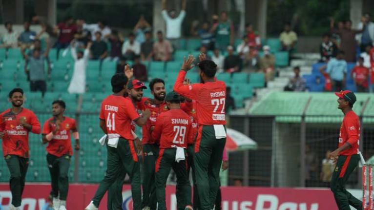 বাংলাদেশের সামনে ১৮৩ রানের লক্ষ্য