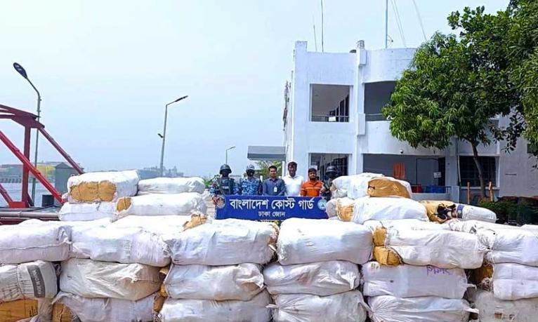 নারায়ণগঞ্জে ৮৮ লাখ টাকার নিষিদ্ধ পলিথিন জব্দ