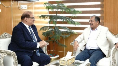 তথ্যমন্ত্রীর সঙ্গে পাকিস্তানের হাইকমিশনারের সৌজন্য সাক্ষাৎ