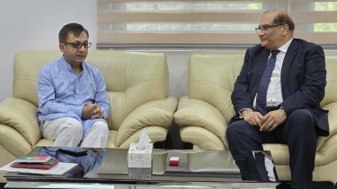 শিল্পমন্ত্রীর সাথে পাকিস্তানের হাইকমিশনারের সৌজন্য সাক্ষাৎ