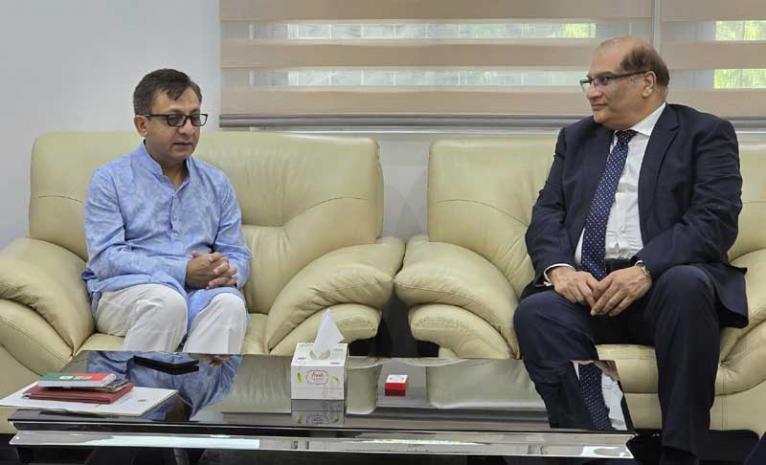 শিল্পমন্ত্রীর সাথে পাকিস্তানের হাইকমিশনারের সৌজন্য সাক্ষাৎ