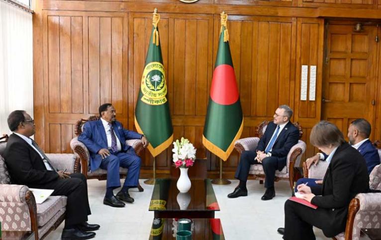 স্পীকারের সাথে ঢাকায় নিযুক্ত রাশিয়ার রাষ্ট্রদূত এর সৌজন্য সাক্ষাৎ