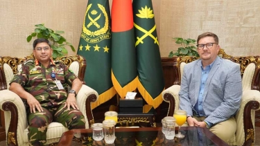 সেনাপ্রধানের সঙ্গে ডিএসসিইউয়ের প্রতিনিধিদলের সাক্ষাৎ