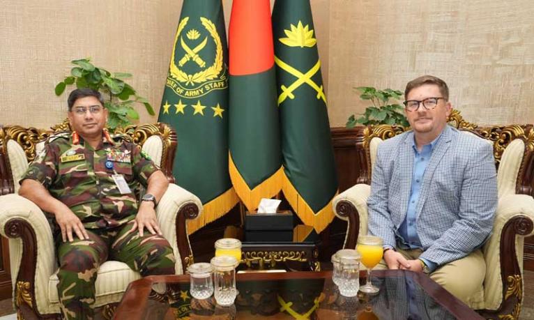 সেনাপ্রধানের সঙ্গে ডিএসসিইউয়ের প্রতিনিধিদলের সাক্ষাৎ