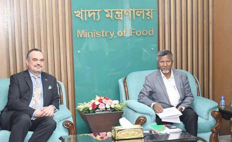 খাদ্য ও জনপ্রশাসন প্রতিমন্ত্রীর সাথে যুক্তরাষ্ট্রের রাষ্ট্রদূতের সাক্ষাৎ