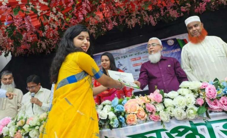 জাতীয় শিক্ষা সপ্তাহ ২০২৬-এ দেশসেরা হয়ে ফিরলেন ফরিদপুরের জাকিয়া ফারহানা জেবা