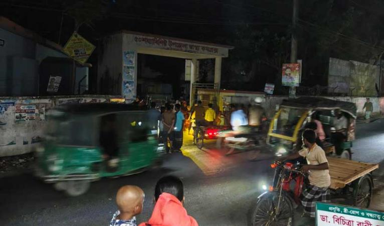 সরিষাবাড়ীতে চলন্ত মোটরসাইকেল থেকে পড়ে গৃহবধূর মৃত্যু