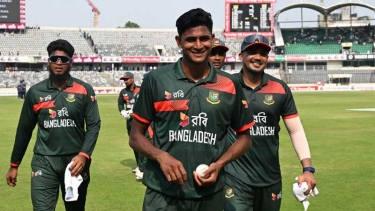 নাহিদের তোপে দুই শর নিচে থামল নিউজিল্যান্ড