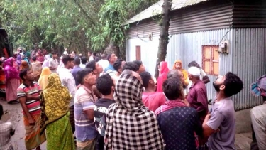 মেলান্দহে রান্নাঘরে কাজ করার সময় বজ্রপাতে গৃহবধূর মৃত্যু; আহত ১