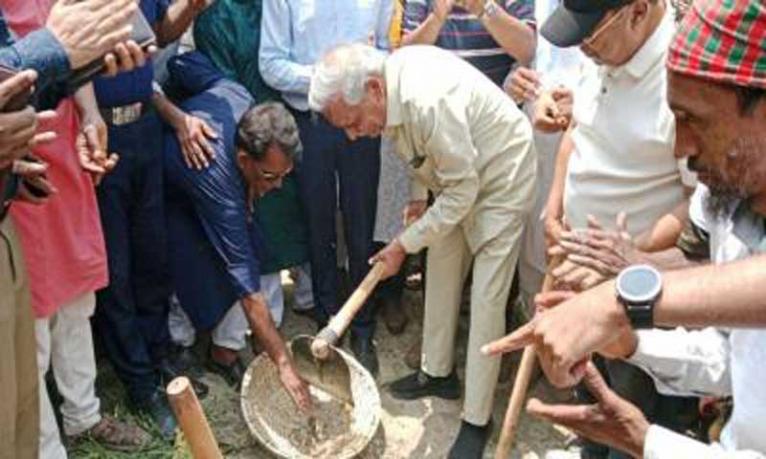 বোয়ালমারীতে খাল পুনঃখনন কর্মসূচির উদ্বোধন করলেন সংস্কৃতিমন্ত্রী