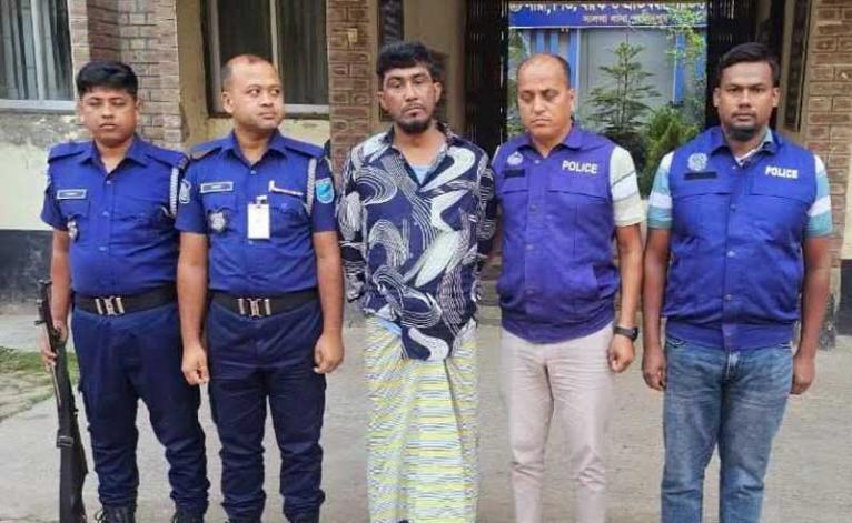 সালথায় বিস্ফোরক মামলায় ইউপি চেয়ারম্যান গ্রেপ্তার