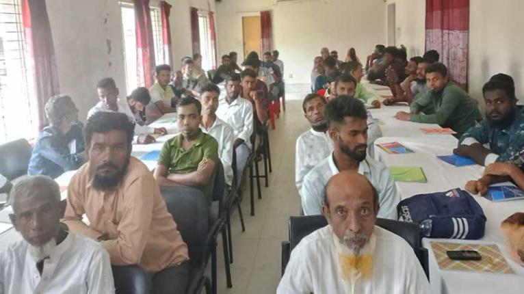 ফরিদপুরে লিড ফার্মারদের জন্য এক প্রশিক্ষণ কর্মশালা অনুষ্ঠিত