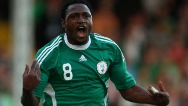 খেলা চলাকালীন মাঠেই লুটিয়ে পড়ে সাবেক নাইজেরিয়া তারকার মৃত্যু