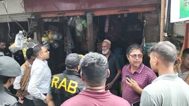 বরিশালে তেল মজুদ করার অপরাধে ২ ব্যবসায়ীকে জরিমানা