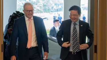 জ্বালানি নিরাপত্তা নিয়ে আলোচনায় সিঙ্গাপুরে অস্ট্রেলিয়ার প্রধানমন্ত্রী