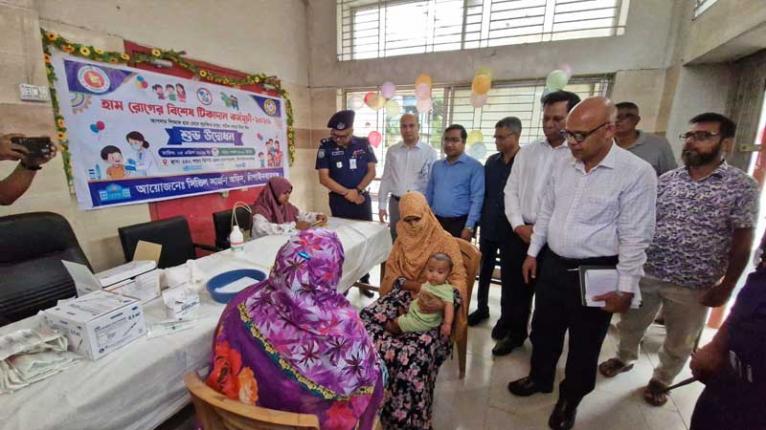 চাঁপাইনবাবগঞ্জে হামের তিন হটস্পটে একযোগে বিশেষ টিকা চালু