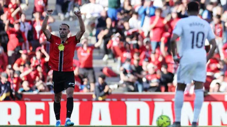 মায়োর্কার কাছে হেরে শিরোপা লড়াইয়ে পিছিয়ে পড়লো রিয়াল