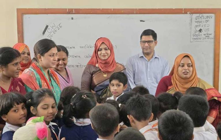 তারার মেলা স্কুলের উদ্যোগে ফরিদপুরে জেলা প্রশাসকের বিদায় সংবর্ধনা অনুষ্ঠিত