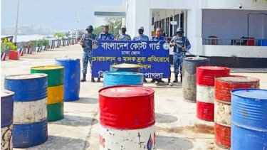 নারায়ণগঞ্জে কোস্ট গার্ডের অভিযানে ২২০০ লিটার অবৈধ জ্বালানি জব্দ