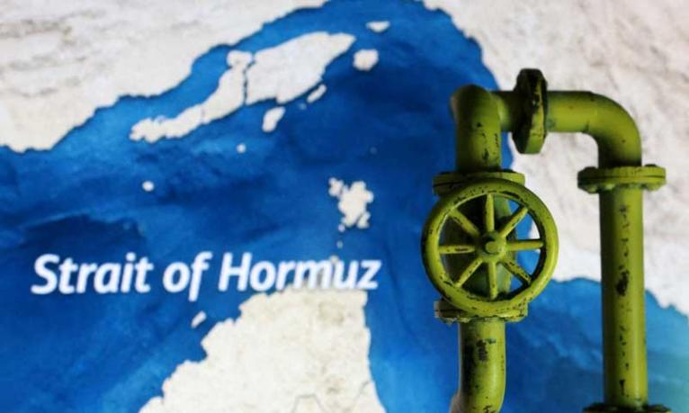 ইরানের নিয়ন্ত্রণে হরমুজ, টোল দিতে হবে রিয়ালে : তেহরান
