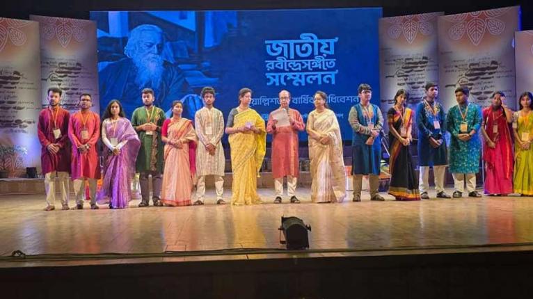 জাতীয় রবীন্দ্রসঙ্গীত প্রতিযোগিতায় বড়দের বিভাগে সারাদেশে প্রথম ফরিদপুরের প্রতীচ্য কুমার দে