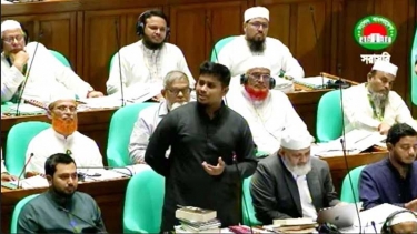 এসি রুমে বসে জনগণের সমস্যা বোঝা যায় না: সংসদে হাসনাত আবদুল্লাহ