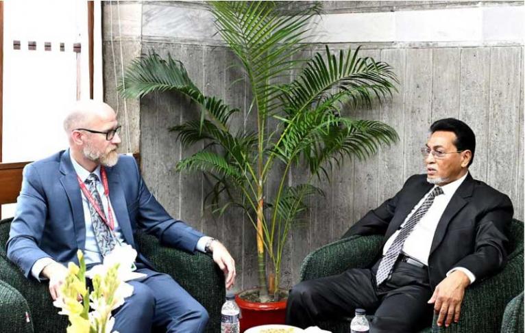 চীফ হুইপের সাথে স্টুয়ার্ট জেমসের সৌজন্য সাক্ষাৎ