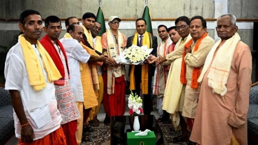 ডেপুটি স্পীকারের সঙ্গে ব্রাহ্মণ পুরোহিত সম্প্রদায়ের সৌজন্য সাক্ষাৎ