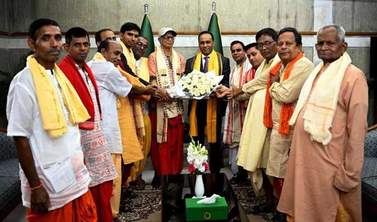 ডেপুটি স্পীকারের সঙ্গে ব্রাহ্মণ পুরোহিত সম্প্রদায়ের সৌজন্য সাক্ষাৎ