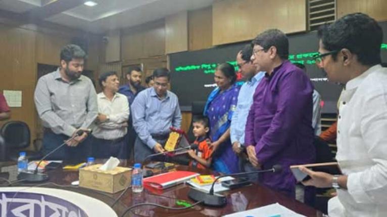 মন্দিরভিত্তিক শিক্ষা কেন্দ্রের শ্রেষ্ঠদের মধ্যে পুরস্কার বিতরণ