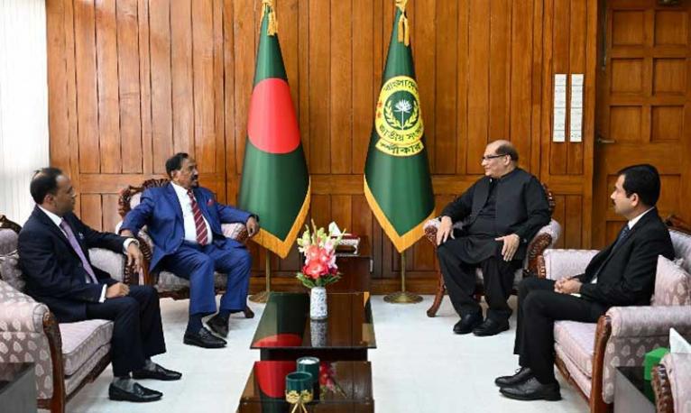 স্পীকারের সাথে বাংলাদেশে নিযুক্ত পাকিস্তানের হাইকমিশনারের সাক্ষাৎ