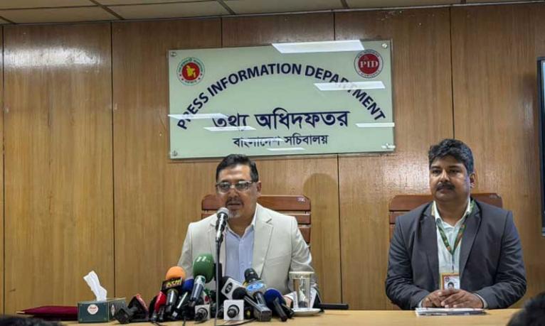 ২০৩০ সালের মধ্যে ১০ হাজার মেগাওয়াট সৌরবিদ্যুৎ উৎপাদনের পরিকল্পনা করেছে সরকার : মন্ত্রিপরিষদ সচিব